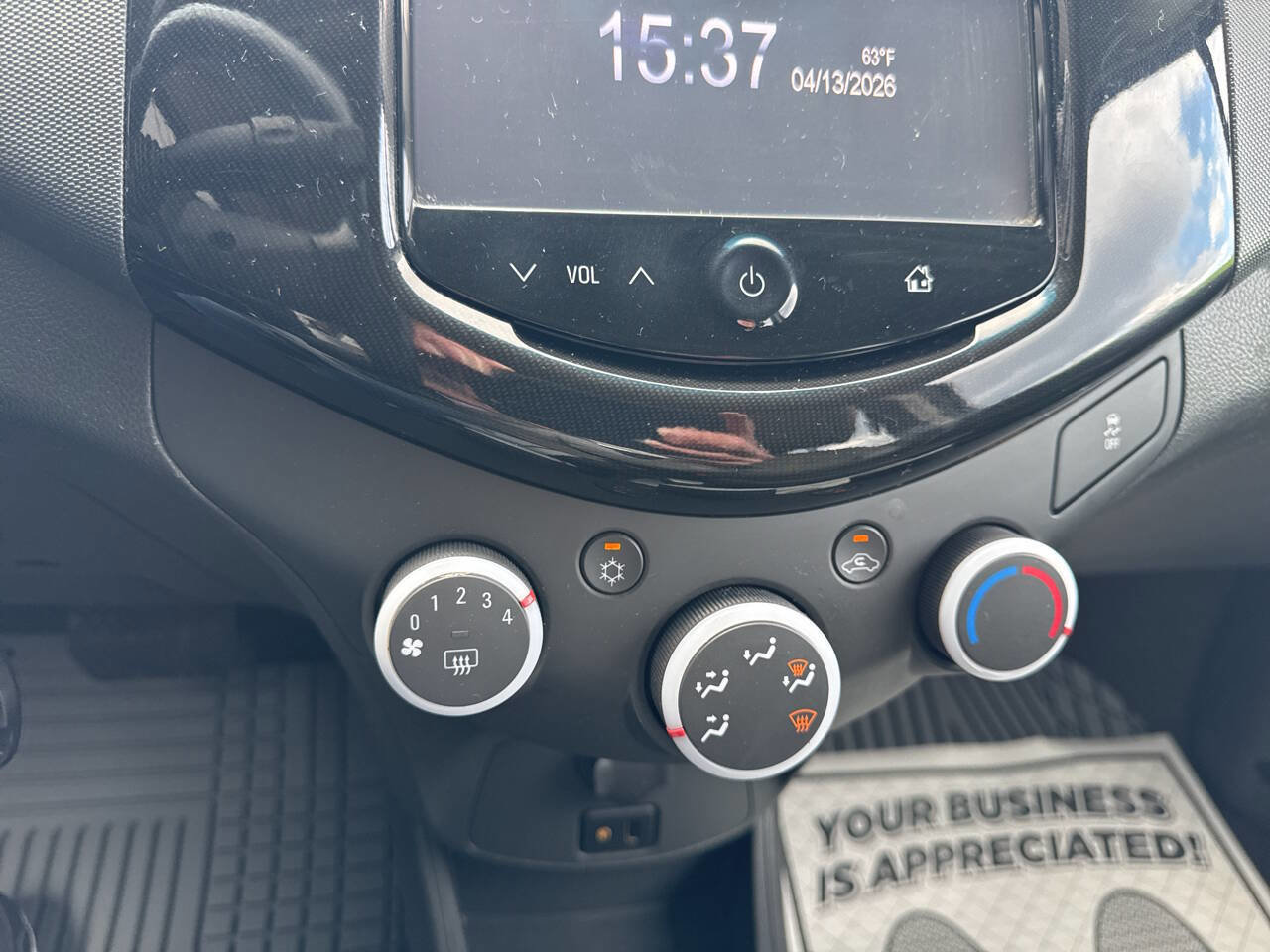 Used 2014 Chevrolet Spark LT FWD image 27
