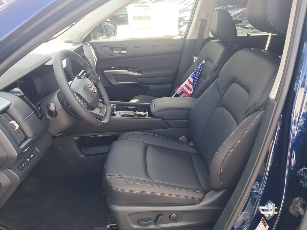 New 2026 Nissan Pathfinder SL AWD/4WD image 10