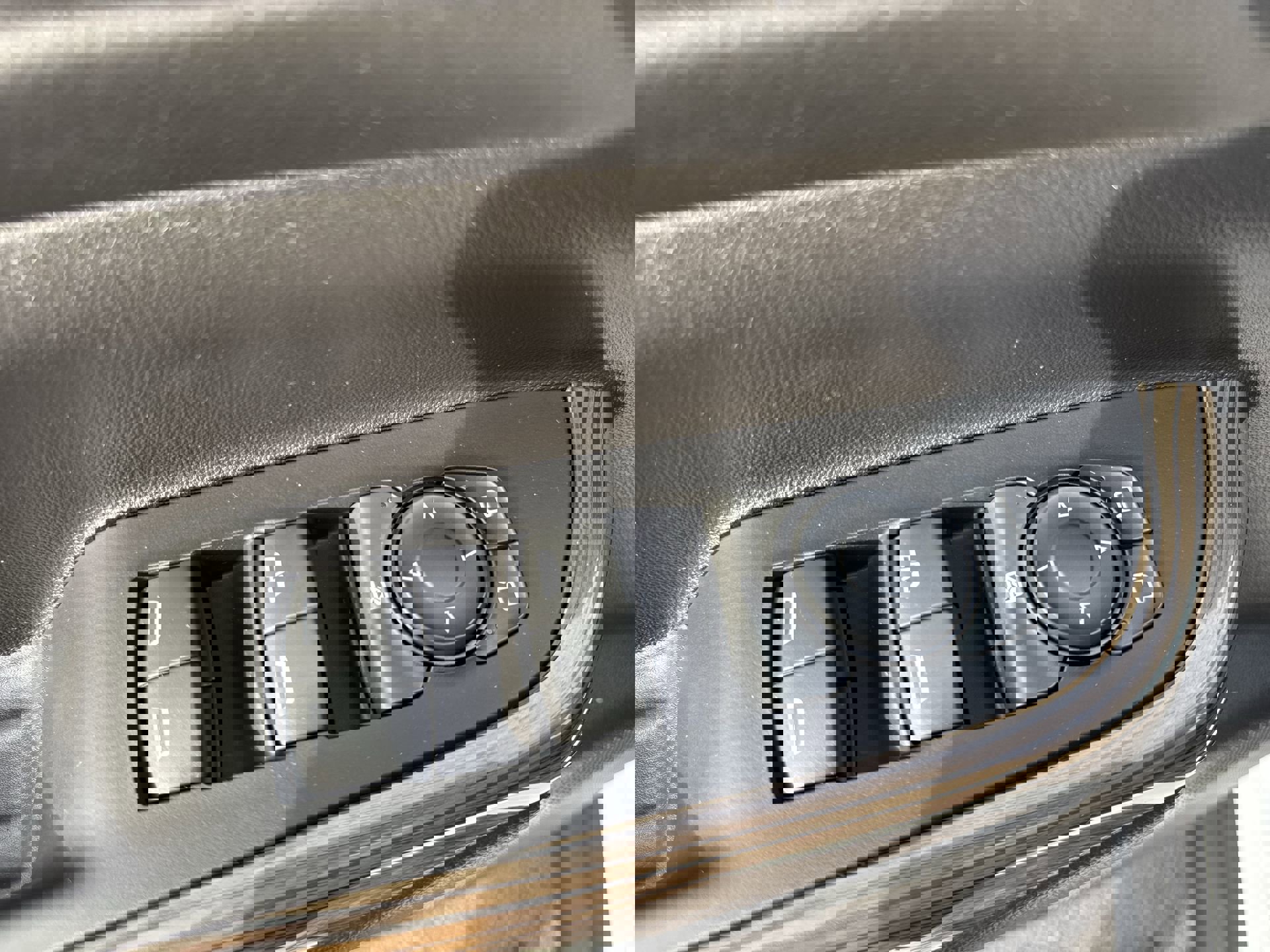 Certified 2023 GMC Acadia SLE image 13