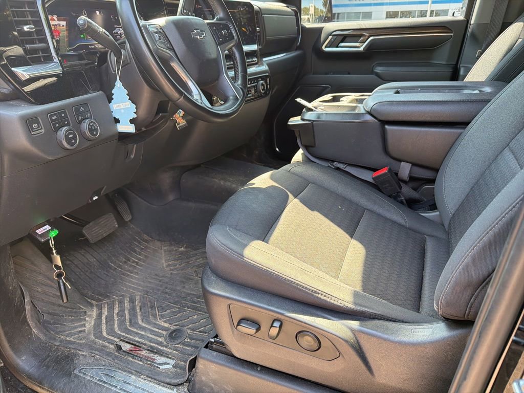 Used 2023 Chevrolet Silverado 1500 LT Trail Boss AWD/4WD image 27