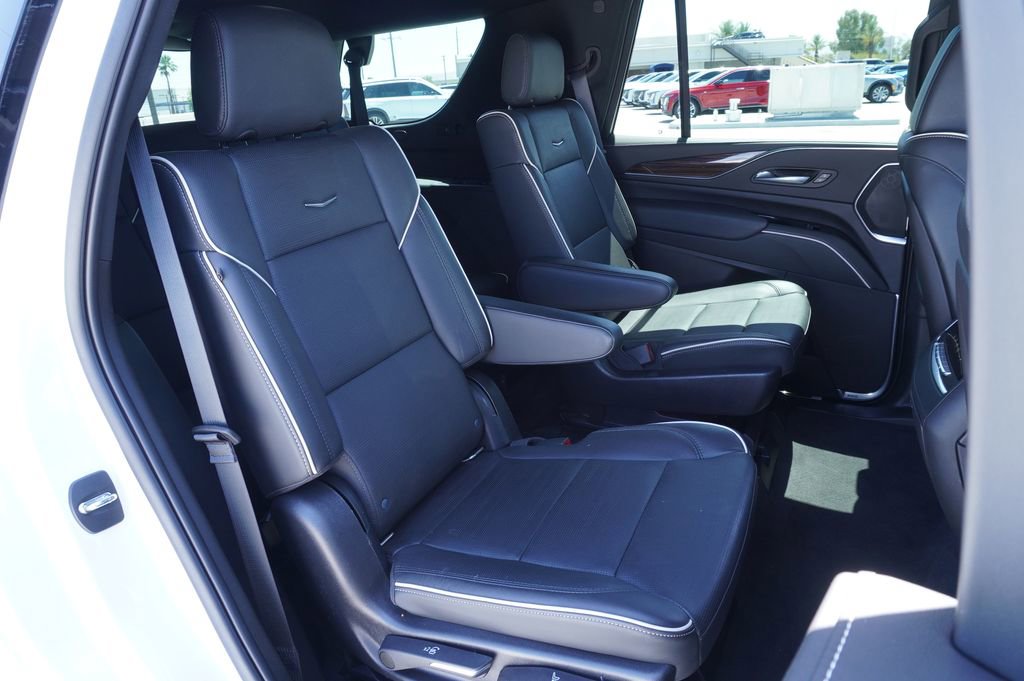 Used 2022 Cadillac Escalade Premium Luxury w/ Performance Package AWD/4WD image 9