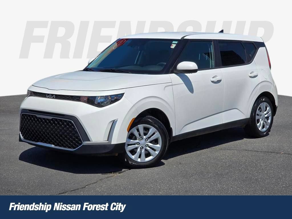 Used 2024 Kia Soul LX FWD image 1