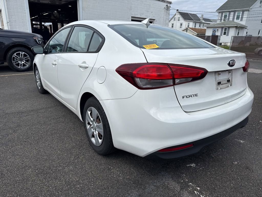 Used 2018 Kia Forte LX w/ LX Rear Camera Package image 5