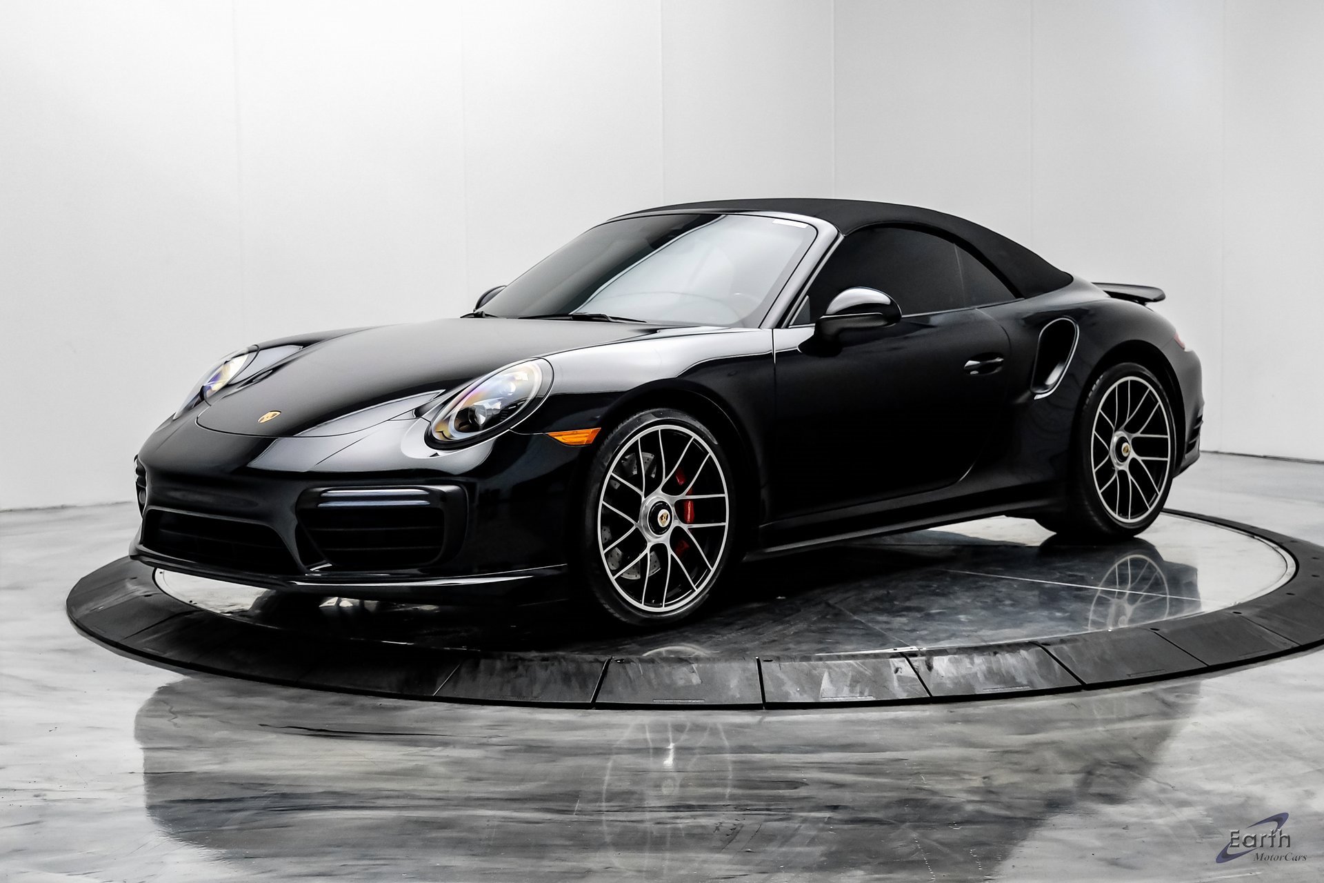 Used 2019 Porsche 911 Turbo image 3