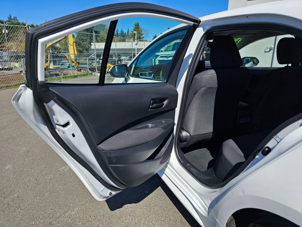 Certified 2025 Toyota Corolla LE image 15