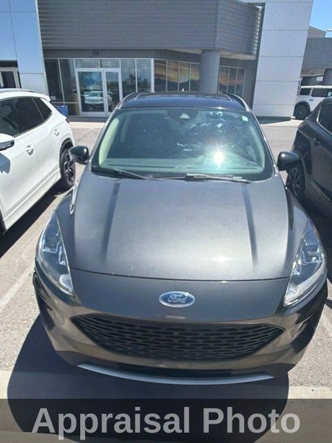 Used 2020 Ford Escape SE Sport AWD/4WD image 3
