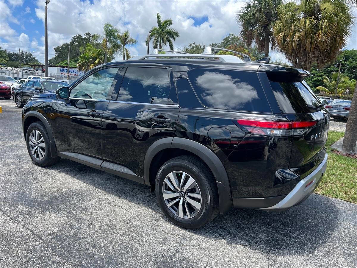 Used 2024 Nissan Pathfinder SL image 7
