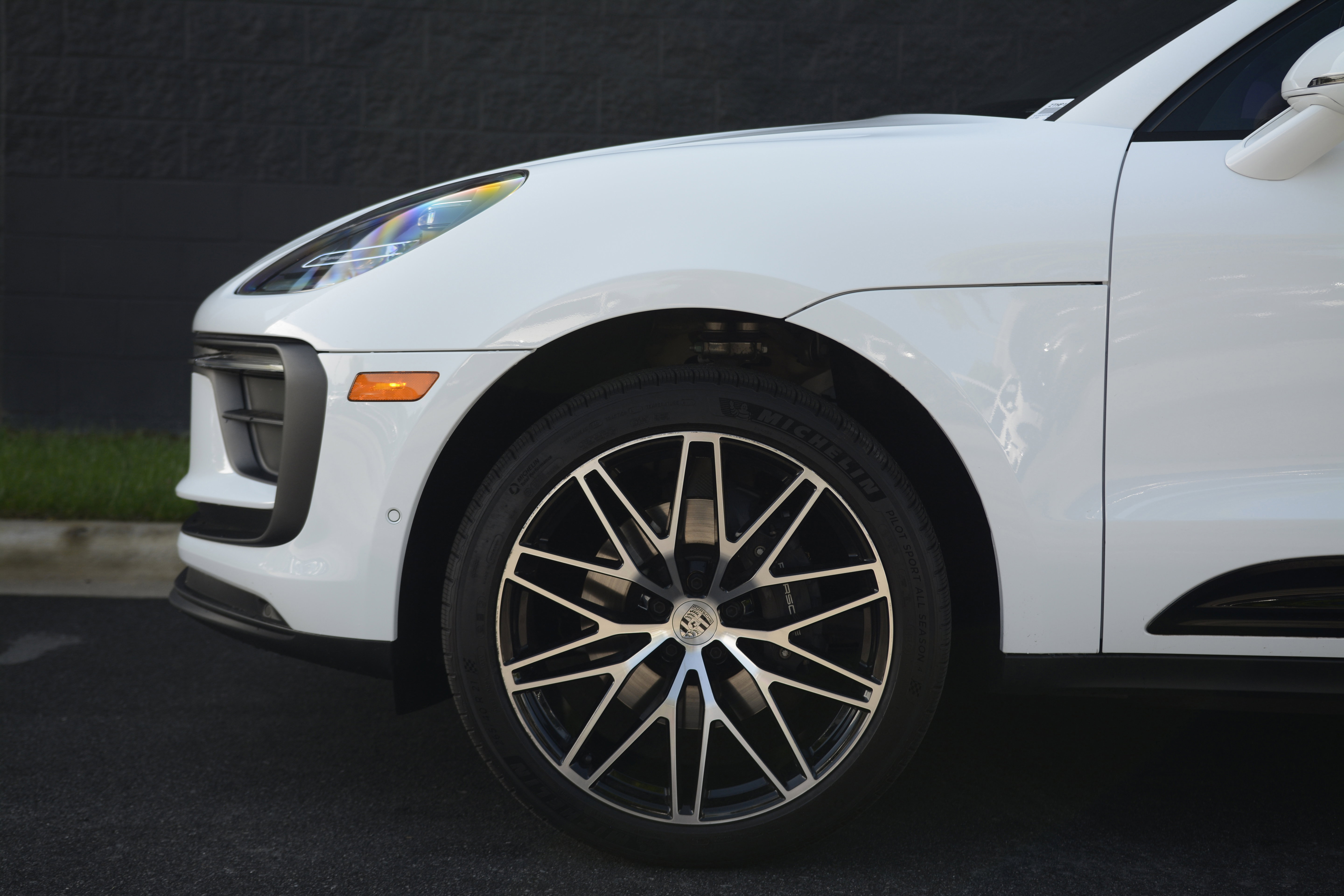 Certified 2026 Porsche Macan AWD/4WD image 37