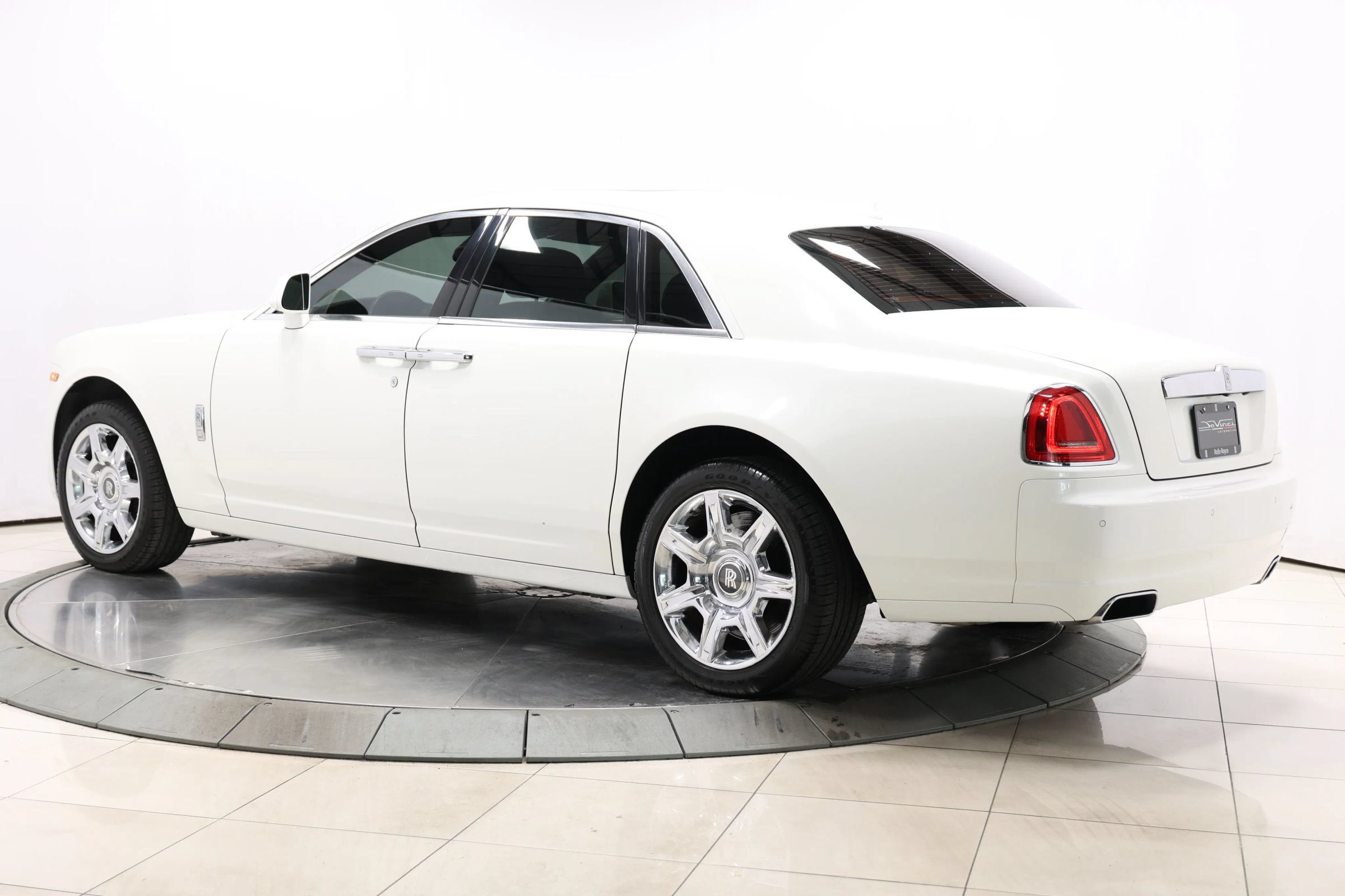 Used 2013 Rolls-Royce Ghost RWD image 82