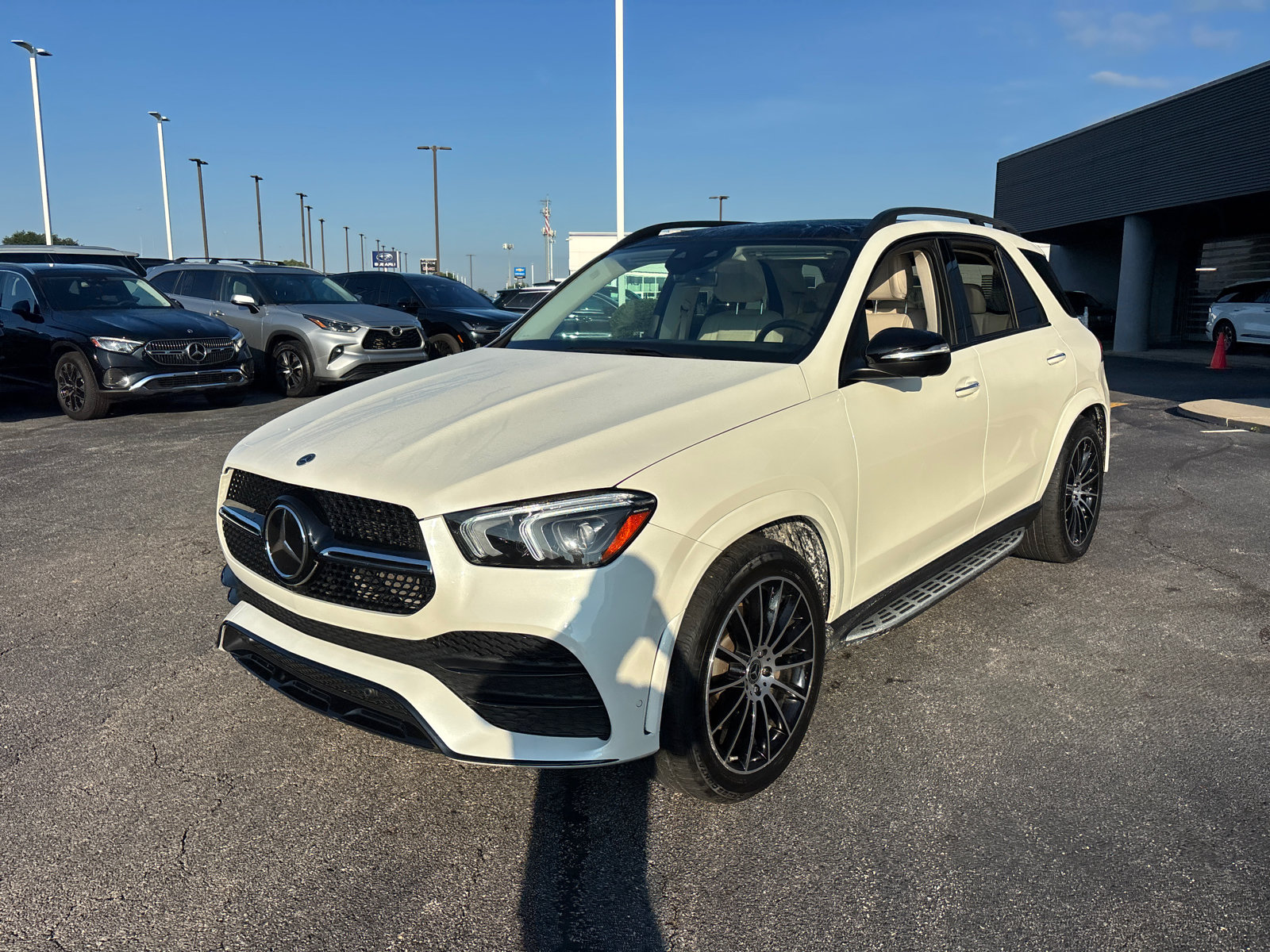 Used 2023 Mercedes-Benz GLE 450 4MATIC image 3