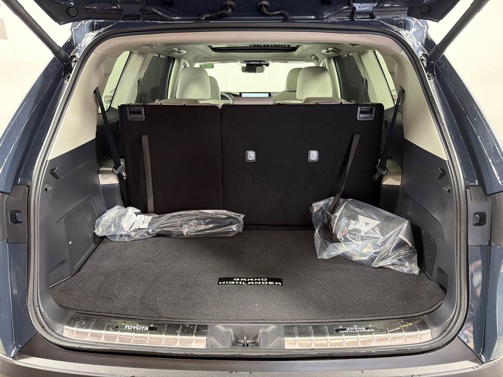 Used 2026 Toyota Grand Highlander Platinum image 20