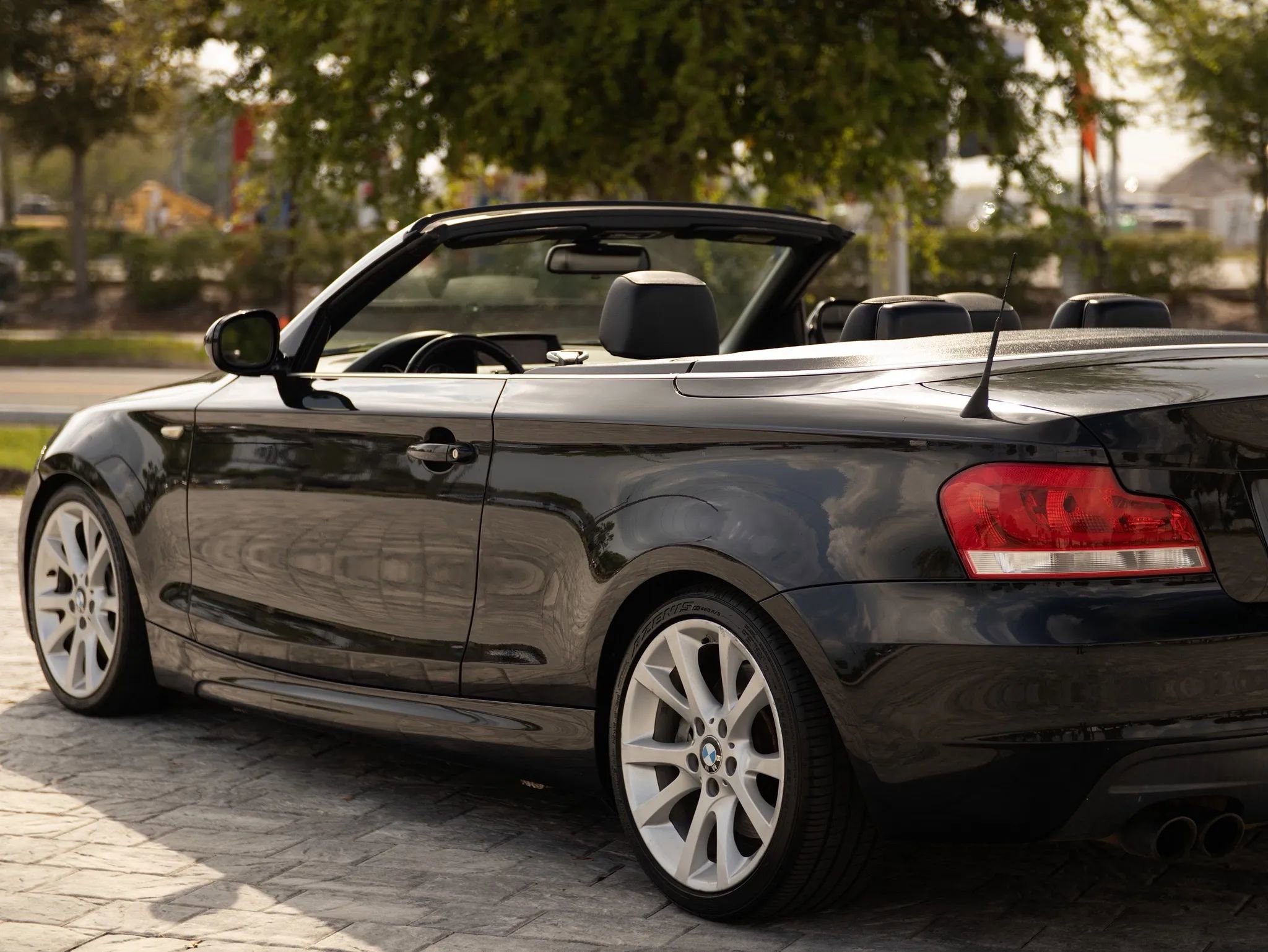 Used 2012 BMW 135i Convertible RWD image 16