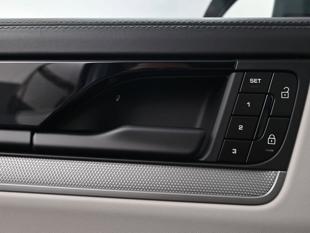 New 2026 Porsche Cayenne Coupe image 18