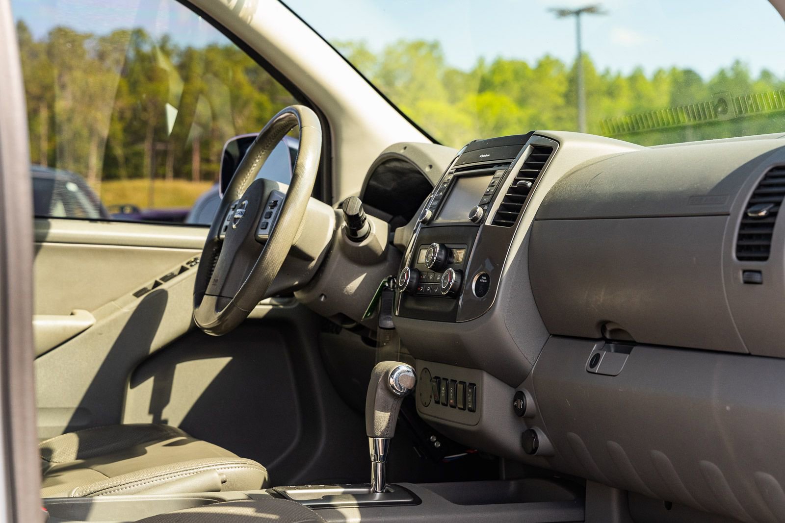 Used 2019 Nissan Frontier SL RWD image 13