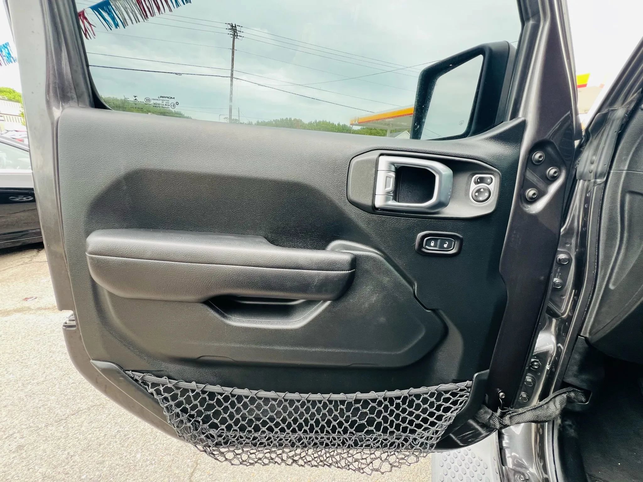 Used 2018 Jeep Wrangler Unlimited Sport S image 3