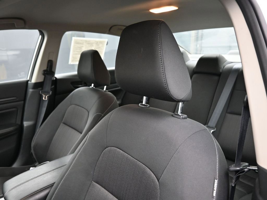 Used 2024 Nissan Altima 2.5 SV FWD image 29
