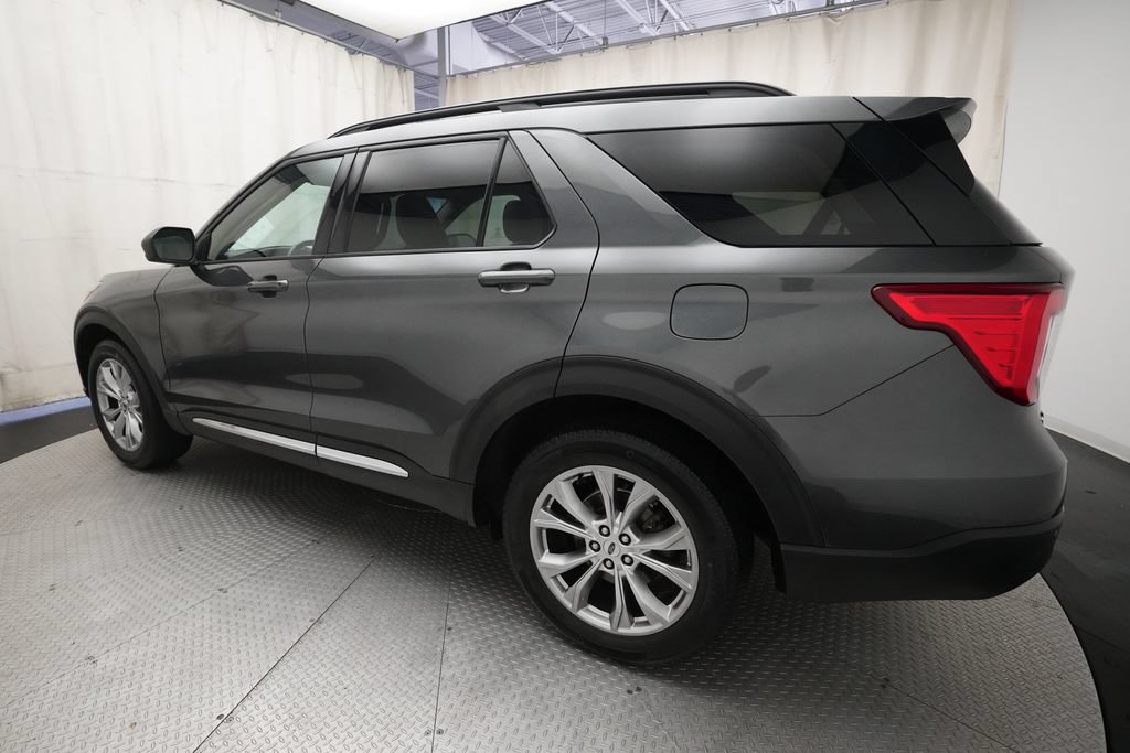 Used 2020 Ford Explorer XLT w/ Equipment Group 202A AWD/4WD image 34