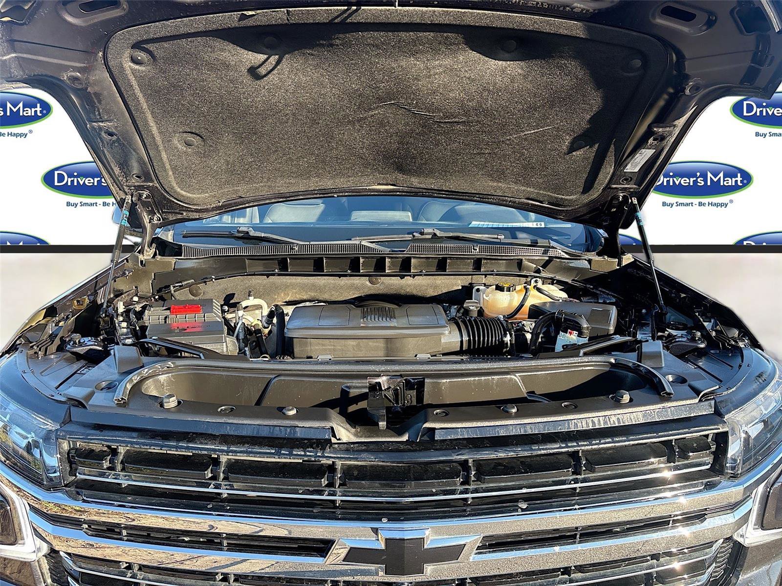 Used 2023 Chevrolet Suburban LT w/ Luxury Package image 31