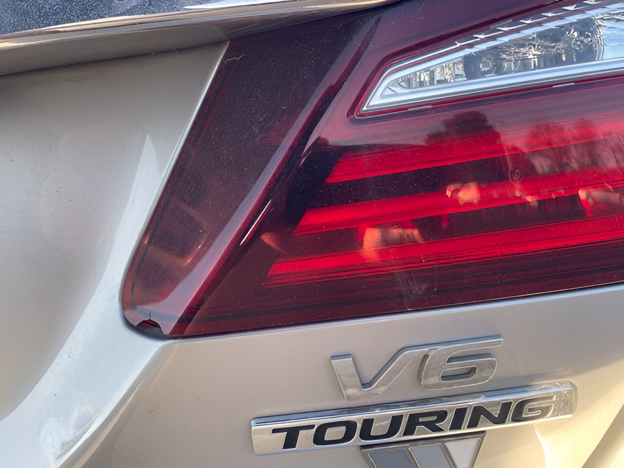 Used 2017 Honda Accord Touring image 12