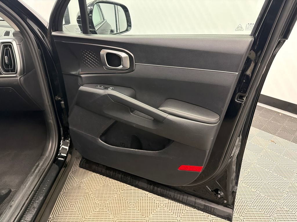 Used 2024 Kia Sorento S FWD image 15