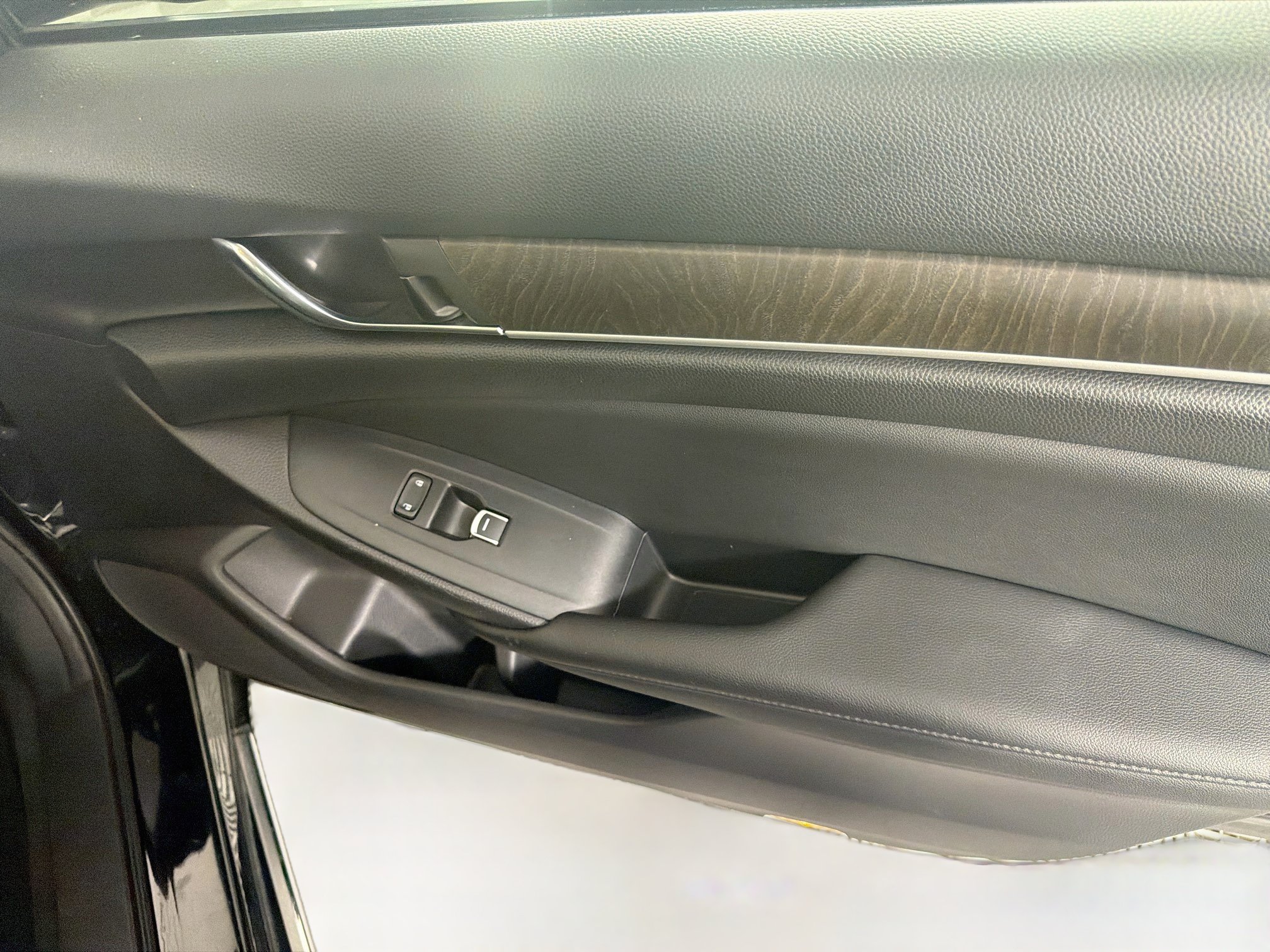 Used 2020 Honda Accord Touring image 31