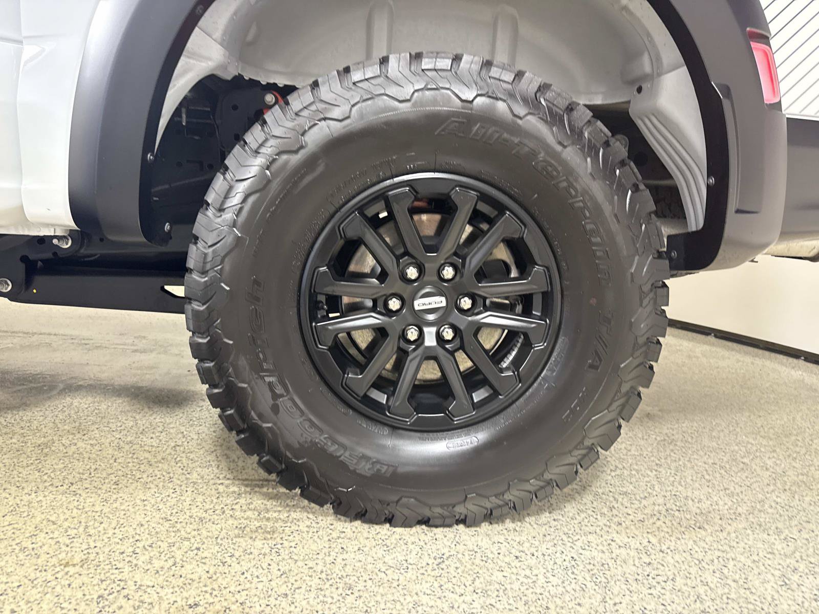 Used 2025 Ford F150 Raptor AWD/4WD image 9