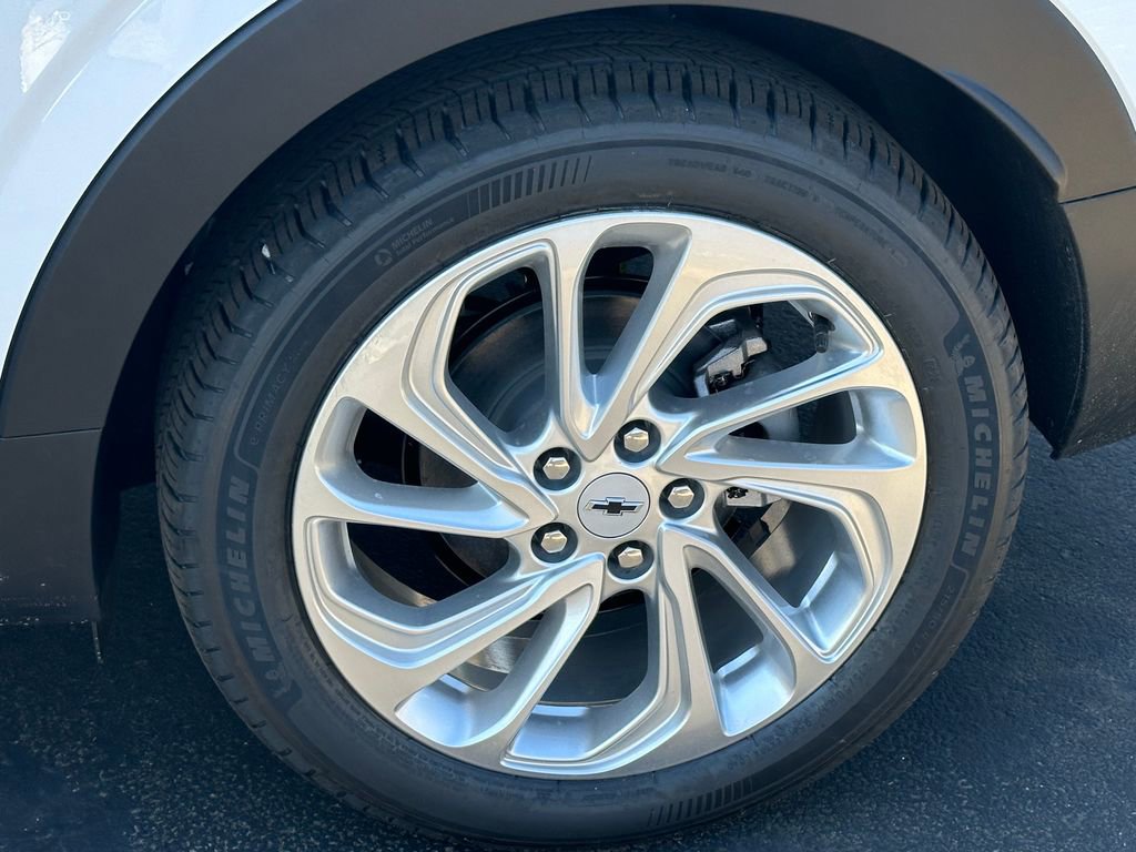 New 2027 Chevrolet Bolt LT FWD image 23