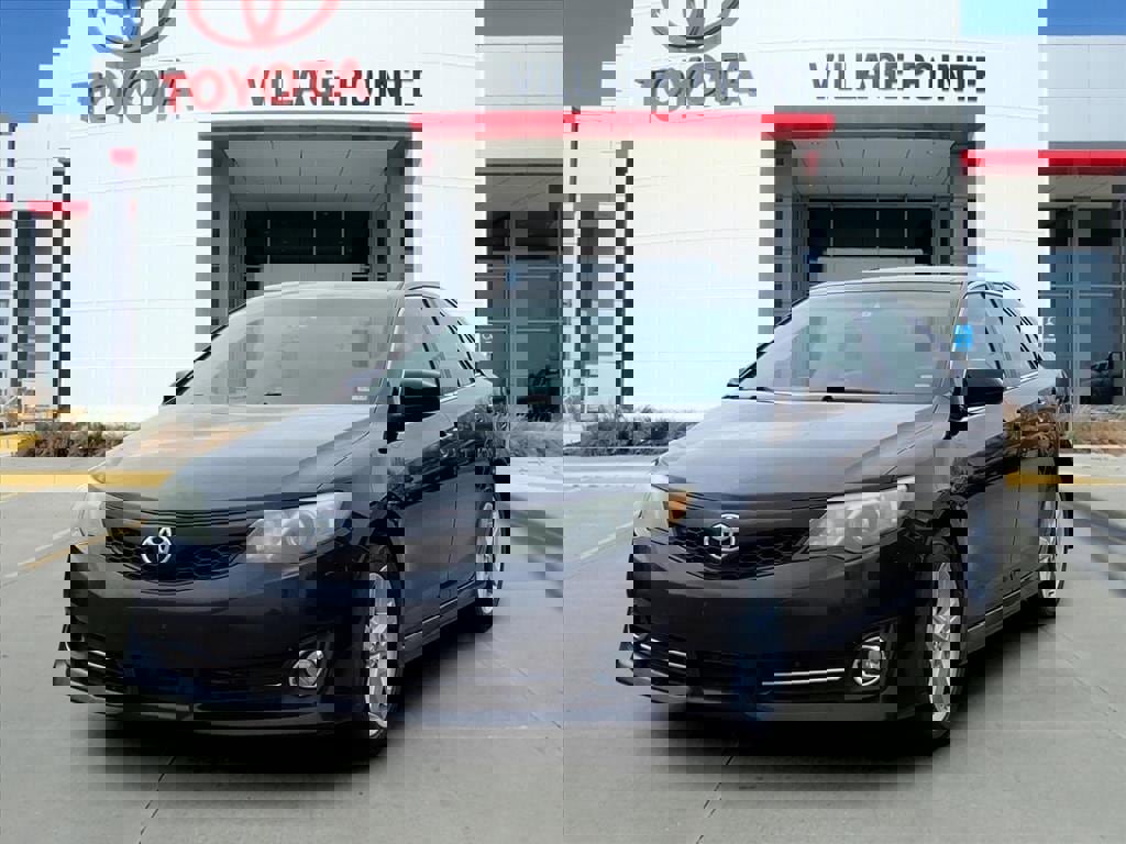 Used 2014 Toyota Camry SE