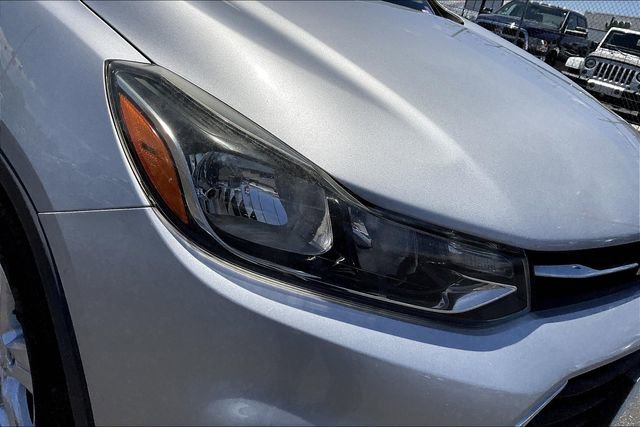 Used 2017 Chevrolet Trax LS w/ Fleet Convenience Package AWD/4WD image 29