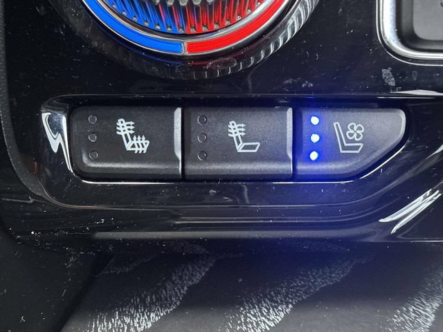 Used 2022 GMC Yukon Denali w/ Denali Premium Package AWD/4WD image 74