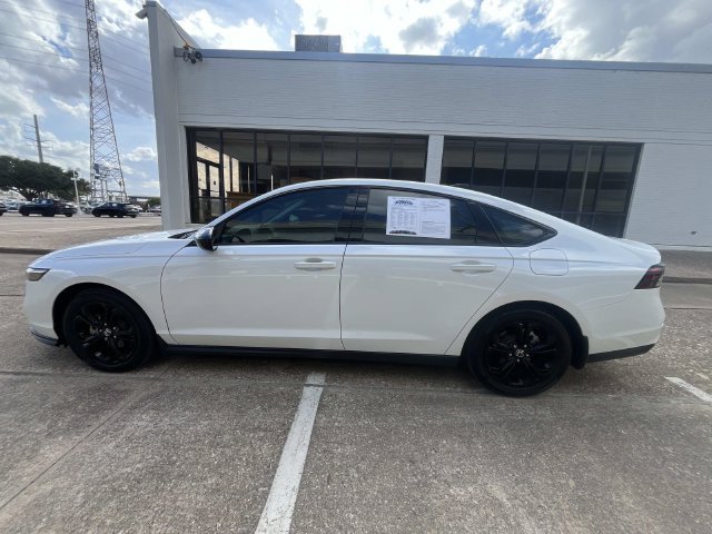 Certified 2025 Honda Accord SE image 8