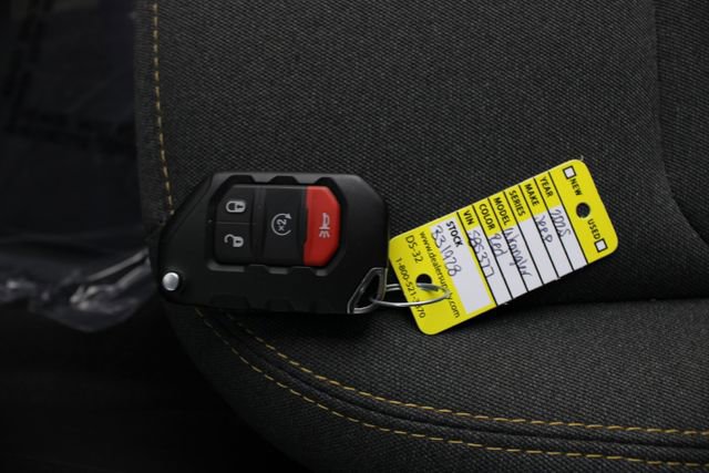 Used 2025 Jeep Wrangler Unlimited Sahara AWD/4WD image 7