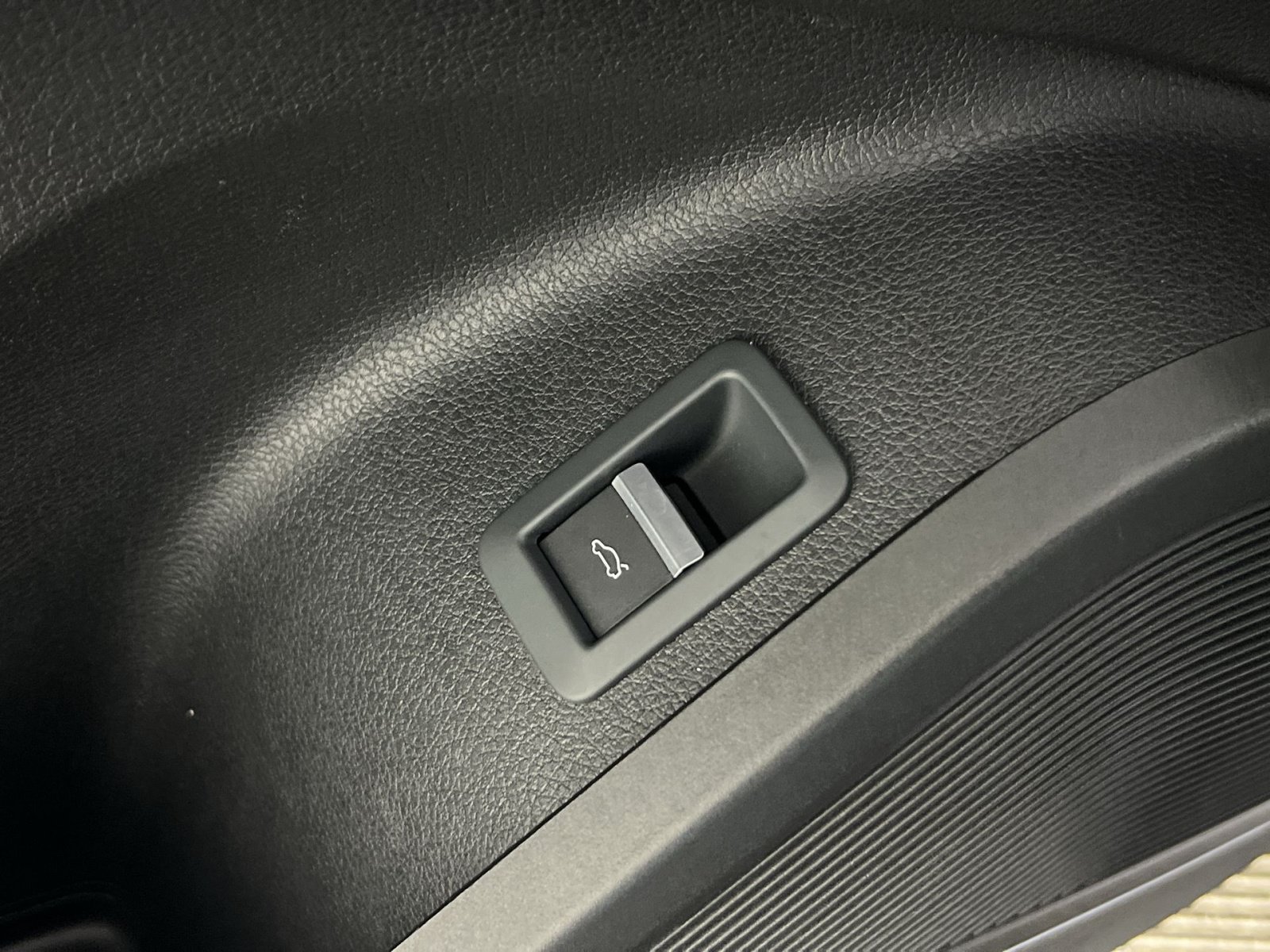 Used 2018 Audi SQ5 Prestige AWD/4WD image 33