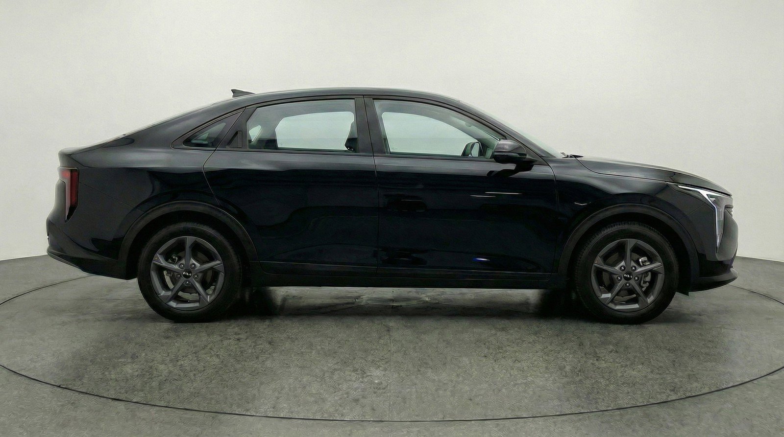 Used 2025 Kia K4 LXS image 11