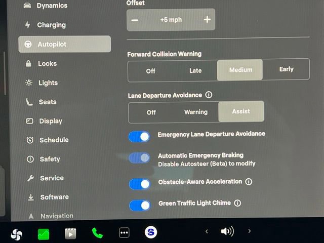Used 2024 Tesla Model Y Long Range image 24