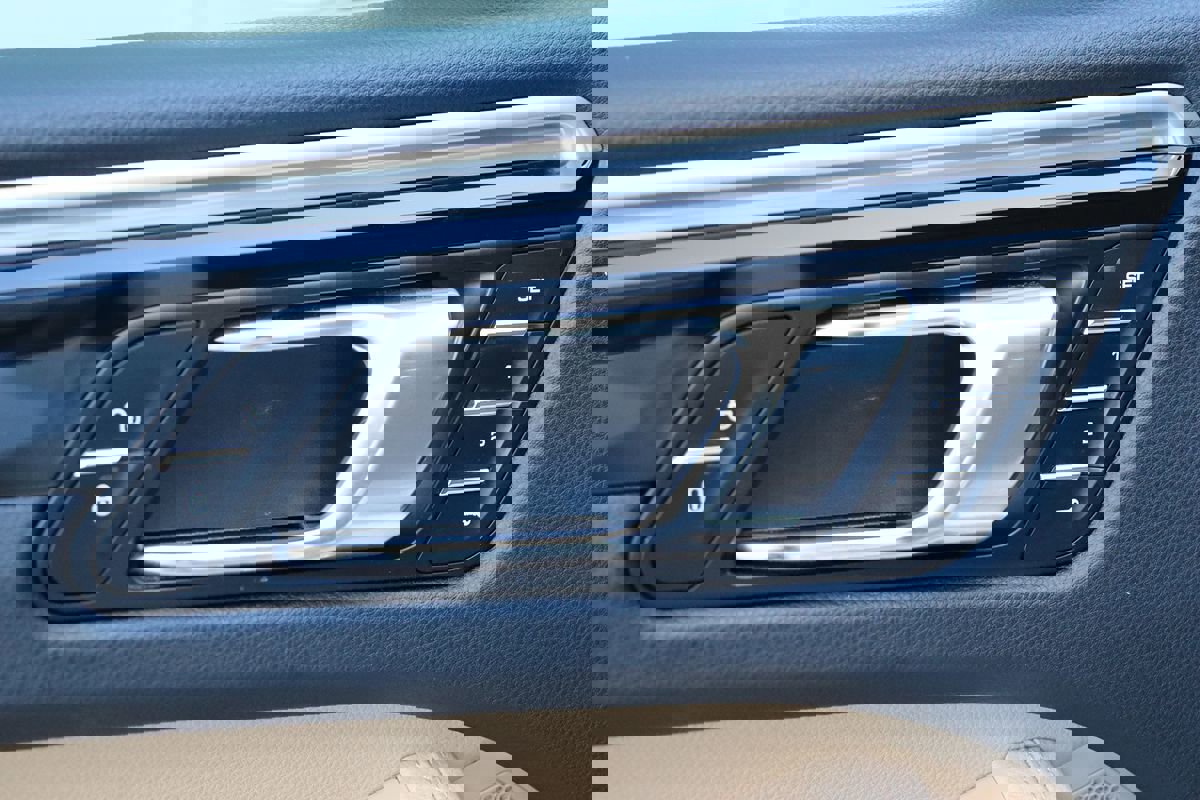 Used 2018 Porsche Macan image 40