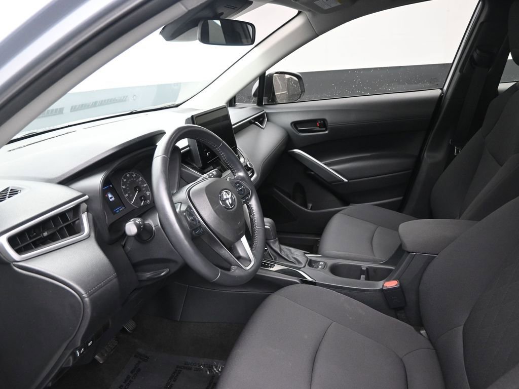 Used 2023 Toyota Corolla Cross LE FWD image 11