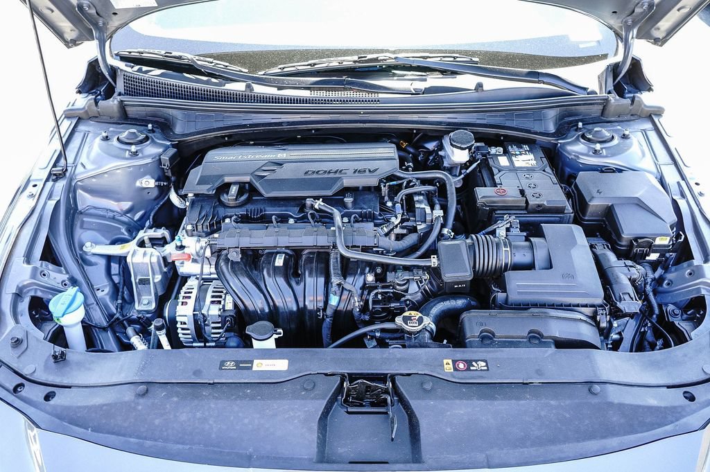Used 2024 Hyundai Elantra SE FWD image 27