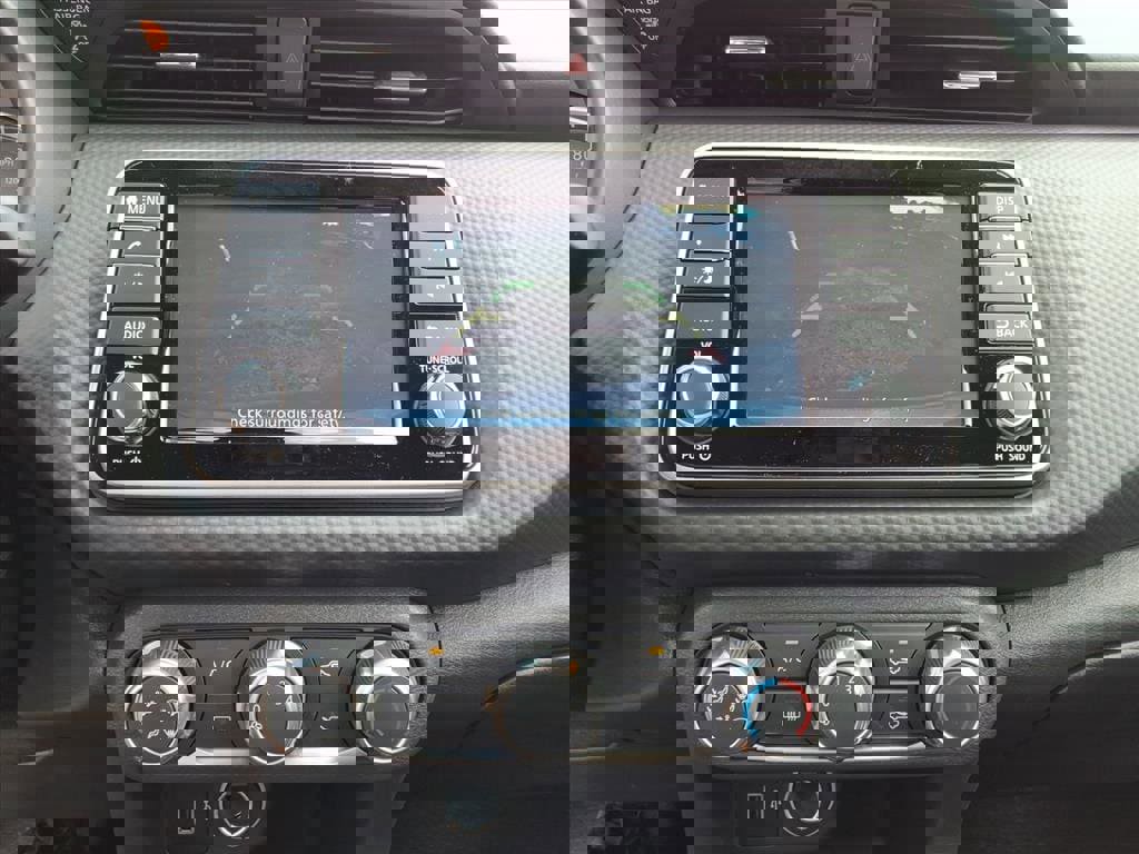 New 2025 Nissan Kicks Play S image 10