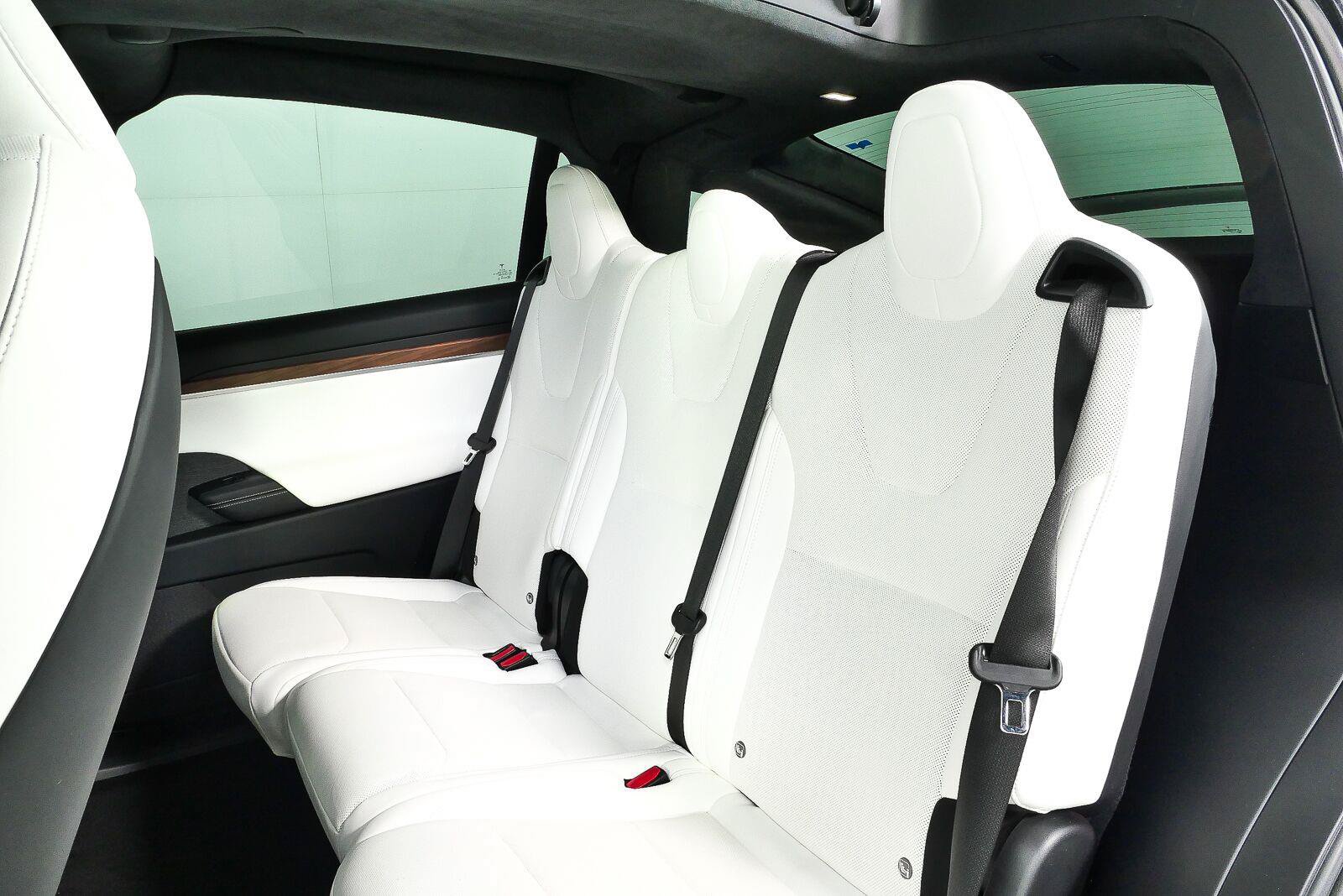 Used 2025 Tesla Model X AWD/4WD image 19