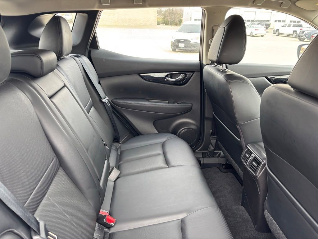 Used 2022 Nissan Rogue Sport SL image 12