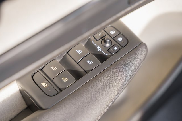 Used 2023 Volvo XC40 B5 Plus w/ Climate Package image 37