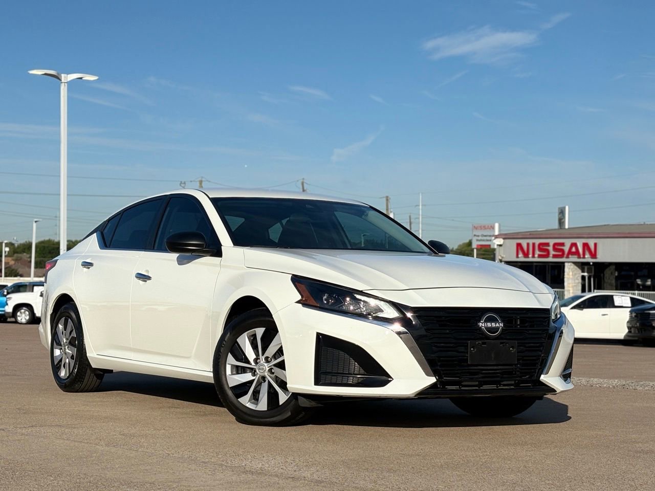 Used 2025 Nissan Altima 2.5 S image 2