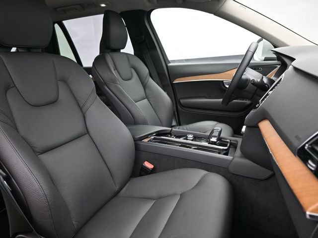 Used 2024 Volvo XC90 B5 Plus image 34
