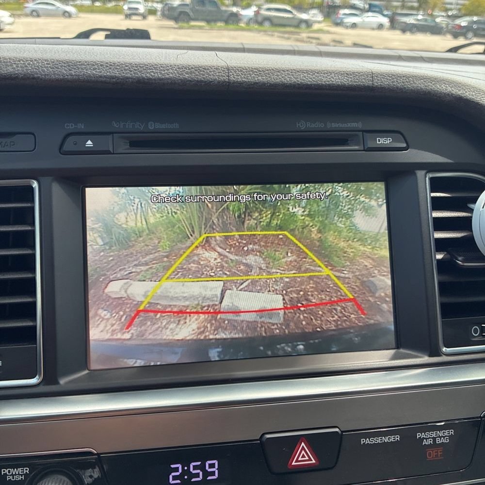 Used 2016 Hyundai Sonata Limited w/ Option Group 04 FWD image 9