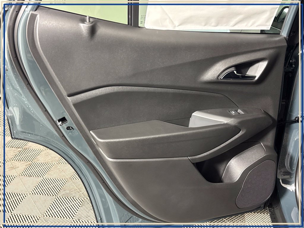 New 2026 Chevrolet Trax LT w/ LT Convenience Package FWD image 29