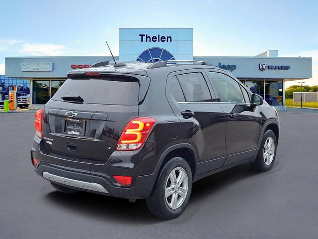 Used 2020 Chevrolet Trax LT w/ Sun & Sound Package image 4