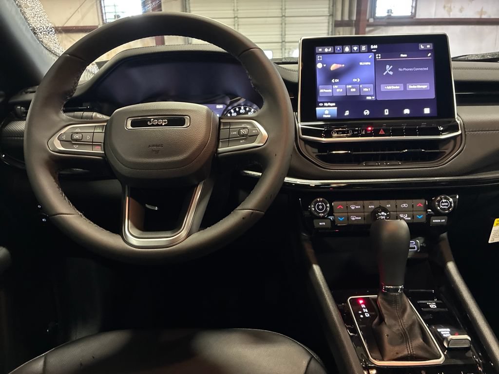 New 2025 Jeep Compass Latitude w/ Sun & Sound Group AWD/4WD image 14