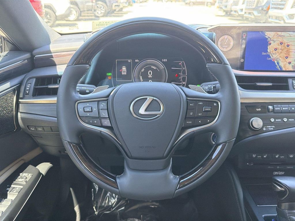 Used 2021 Lexus ES 300h Ultra Luxury w/ Accessory Package 2 image 8