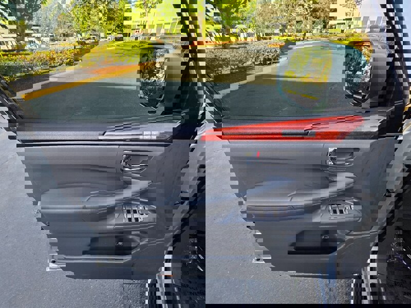 Used 2009 Lexus LX 570 4WD image 55